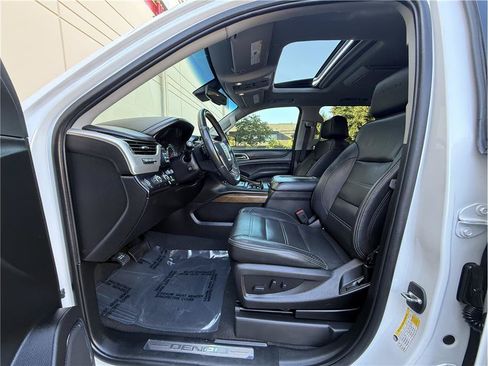 Used 2019 GMC Yukon XL Denali w/ Denali Ultimate Package AWD/4WD image 7
