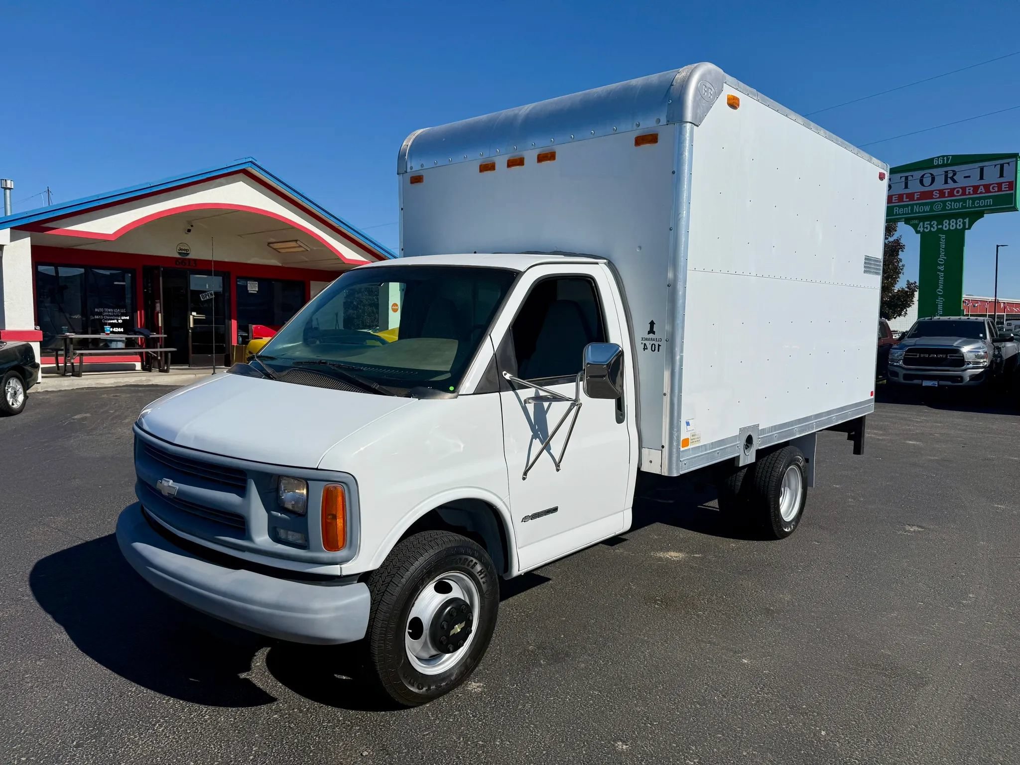 Used 2001 Chevrolet Express 3500 RWD image 1