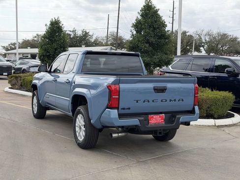 Used 2026 Toyota Tacoma SR5 image 5