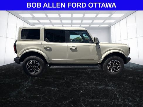 Used 2025 Ford Bronco Outer Banks AWD/4WD image 5