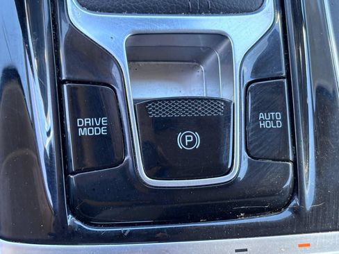 Used 2023 Kia Carnival SX Prestige FWD image 33