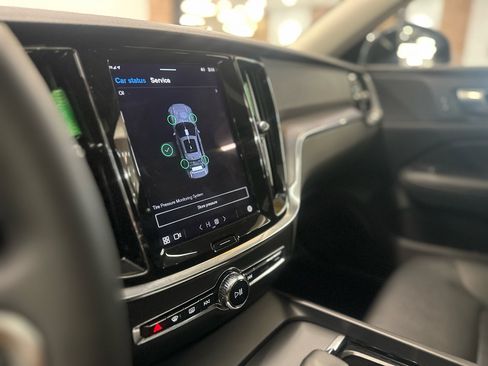 Used 2024 Volvo S60 B5 Core image 24