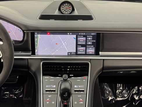 Used 2019 Porsche Panamera GTS AWD/4WD image 24