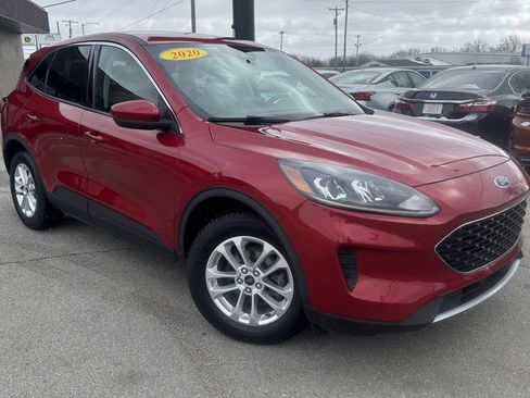 Used 2020 Ford Escape SE image 2