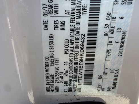 Used 2017 Ford F150 Lariat image 35