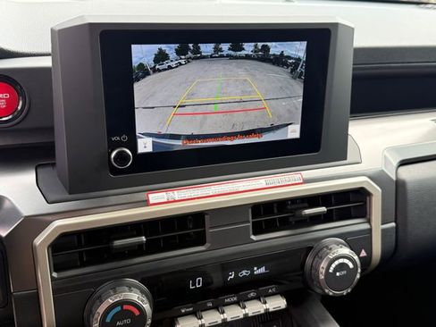 Used 2025 Toyota Tacoma TRD Off-Road image 21