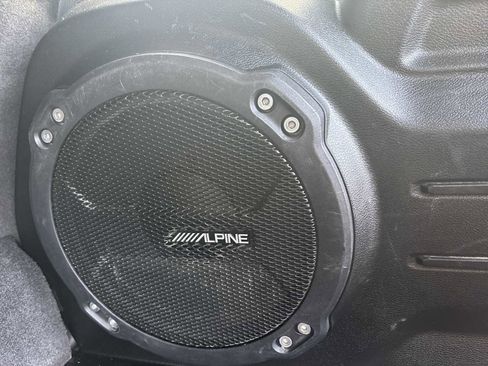 Used 2022 Jeep Wrangler Unlimited Sahara w/ Cold Weather Group image 12