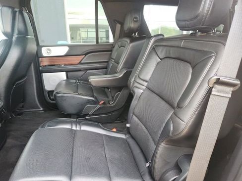 Used 2019 Lincoln Navigator Reserve AWD/4WD image 16