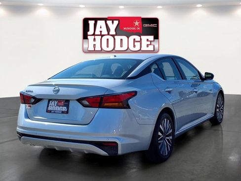 Used 2025 Nissan Altima 2.5 SV FWD image 5