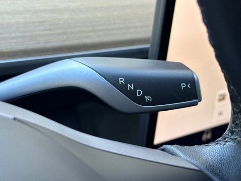 Used 2023 Tesla Model 3 Standard Range RWD image 17