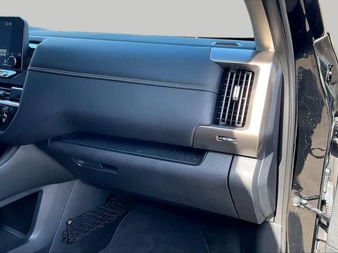 Certified 2024 Nissan Pathfinder Platinum FWD image 16