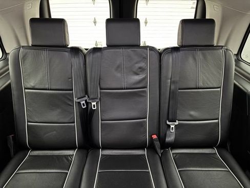 Used 2019 Mercedes-Benz Metris Passenger image 41