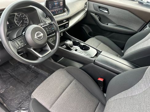 Used 2023 Nissan Rogue SV image 9