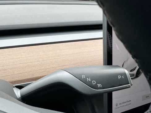 Used 2022 Tesla Model 3 Standard Range image 29
