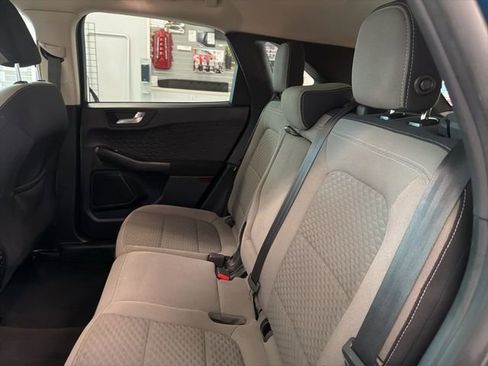 Used 2020 Ford Escape SE image 23