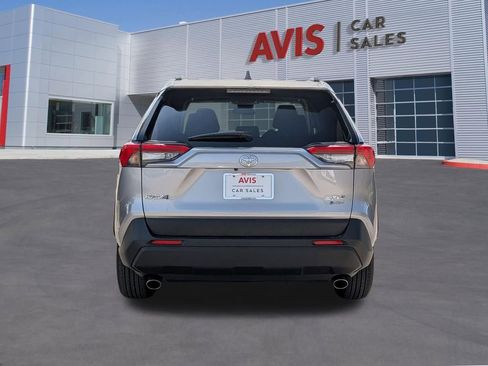 Used 2025 Toyota RAV4 XLE image 5