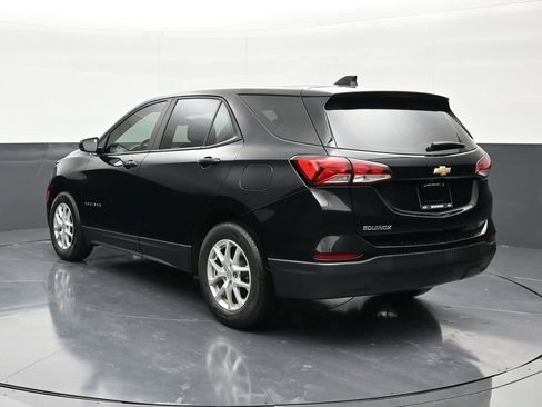 Used 2023 Chevrolet Equinox LS FWD image 3