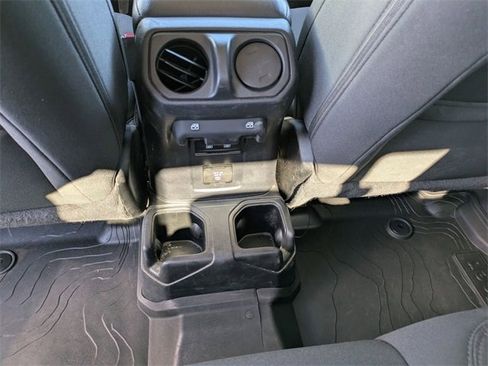 Used 2022 Jeep Gladiator Willys image 18