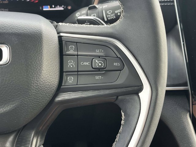 Used 2025 Jeep Grand Cherokee Laredo X w/ Luxury Tech Group I AWD/4WD image 29