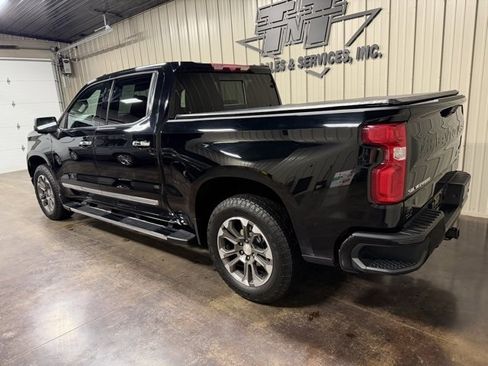 Used 2023 Chevrolet Silverado 1500 High Country w/ Technology Package image 5