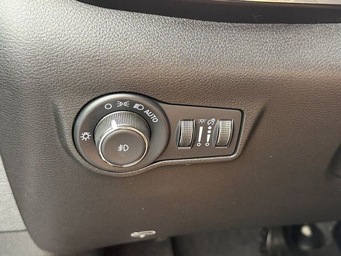 Used 2023 Jeep Compass High Altitude AWD/4WD image 21