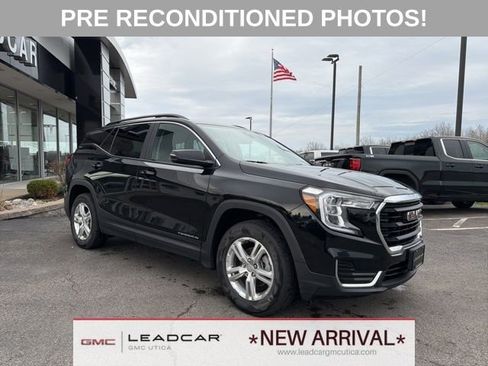 Used 2022 GMC Terrain SLE w/ Driver Convenience Package image 7