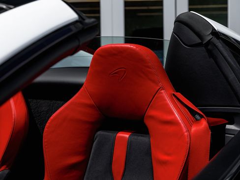 Used 2019 McLaren 570S Spider image 12