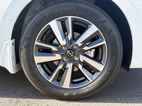 New 2025 Nissan Versa SV image 10