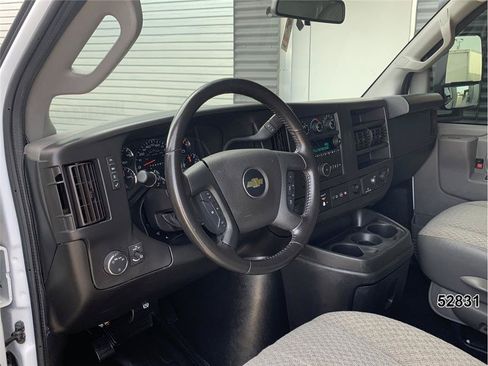 Used 2022 Chevrolet Express 3500 w/ Power Convenience Package RWD image 25
