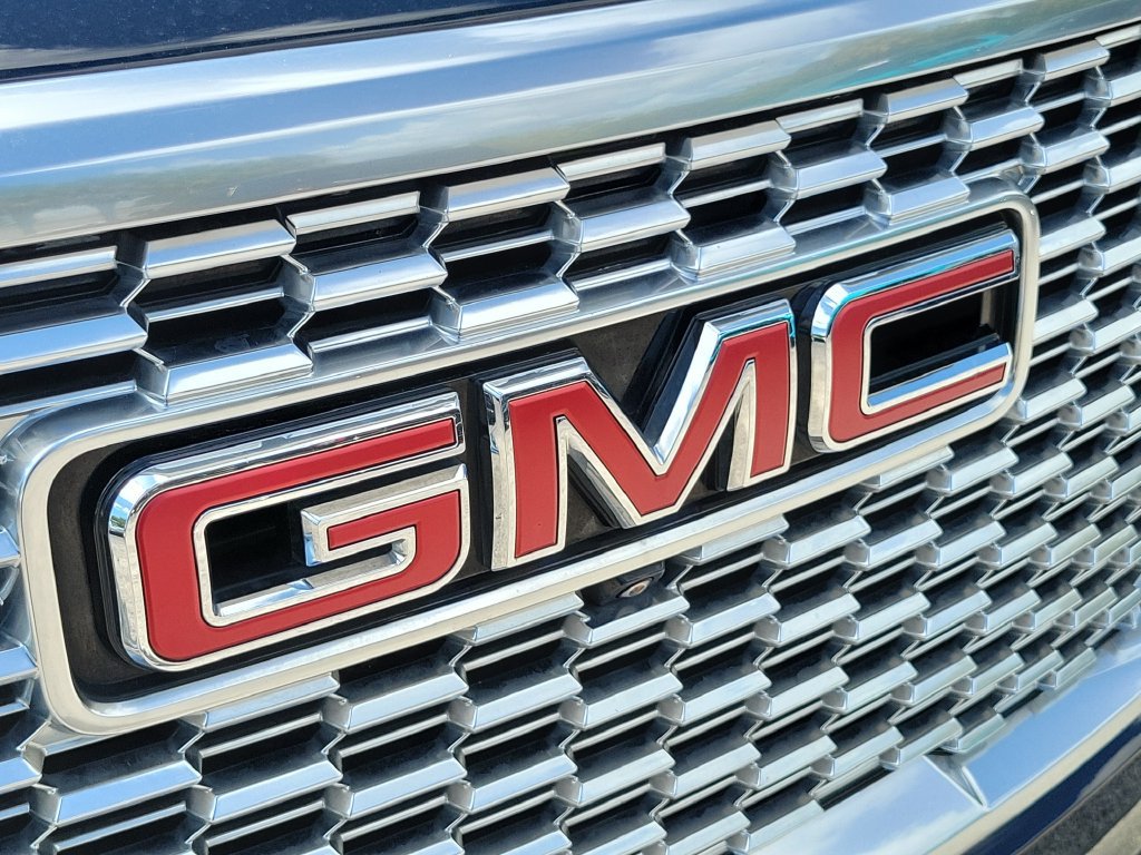 Used 2022 GMC Yukon Denali w/ Denali Premium Package AWD/4WD image 10