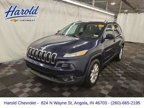 Used 2016 Jeep Cherokee Latitude w/ Comfort & Convenience Group AWD/4WD image 1