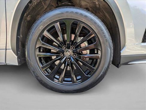 Certified 2025 Toyota Highlander XSE AWD/4WD image 23