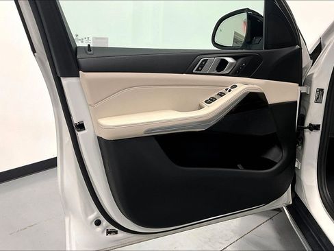 Used 2020 BMW X5 xDrive40i w/ Premium Package image 21