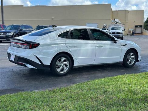 Used 2025 Hyundai Sonata SE FWD image 8