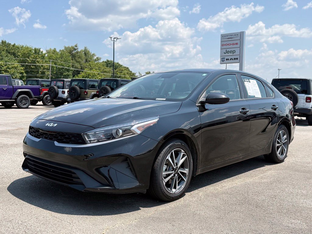 Used 2024 Kia Forte LXS FWD image 3
