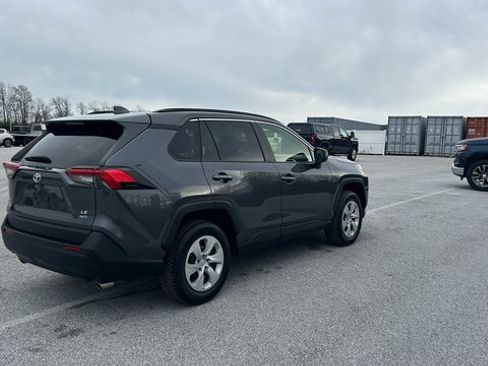 Used 2020 Toyota RAV4 LE image 3