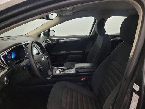 Used 2019 Ford Fusion SE FWD image 17