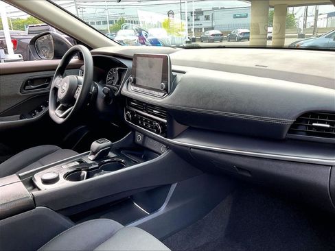 Used 2023 Nissan Rogue S AWD/4WD image 14