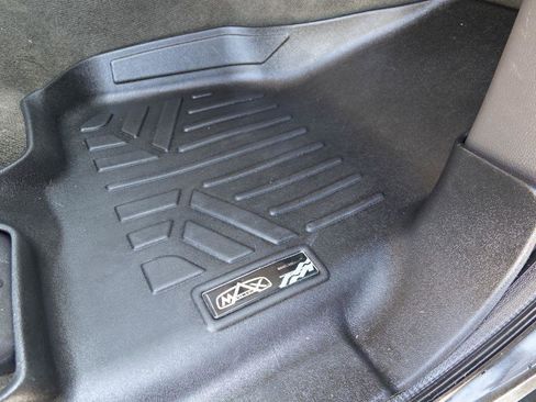 Used 2014 Ford F250 Lariat w/ Chrome Package image 18