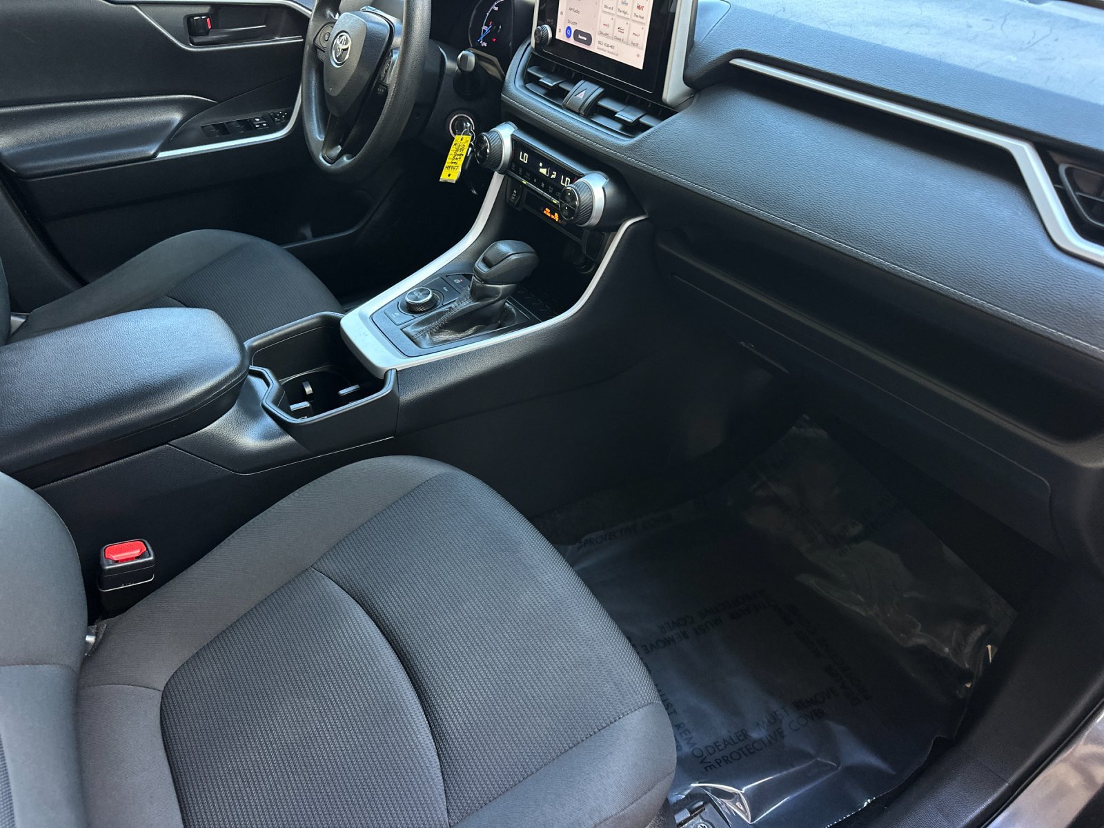 Used 2024 Toyota RAV4 LE AWD/4WD image 15