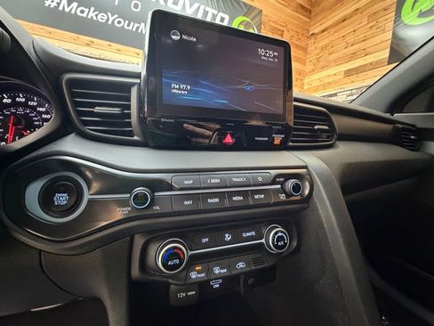 Used 2022 Hyundai Veloster N image 17