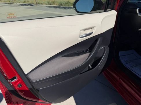 Used 2020 Toyota Corolla LE FWD image 16