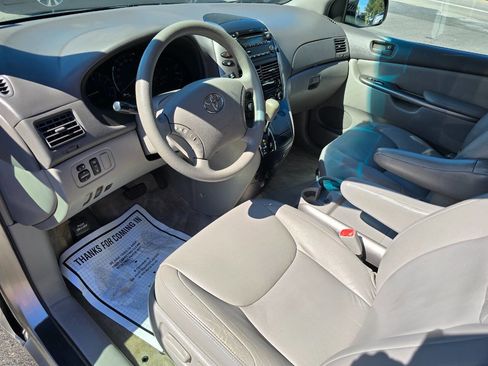 Used 2007 Toyota Sienna LE image 11