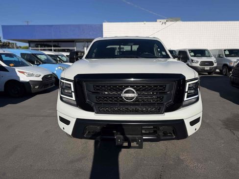 Used 2023 Nissan Titan SV w/ SV Convenience Package AWD/4WD image 8