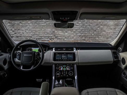 Used 2018 Land Rover Range Rover Sport HSE image 25