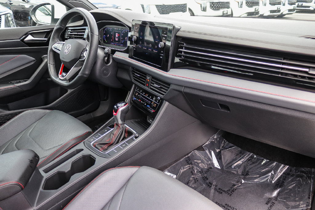 Used 2025 Volkswagen Jetta GLI Autobahn FWD image 16