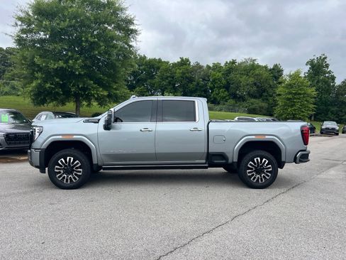 Used 2024 GMC Sierra 2500 Denali Ultimate AWD/4WD image 5
