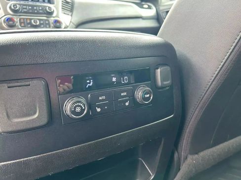 Used 2020 Chevrolet Suburban Premier RWD image 38