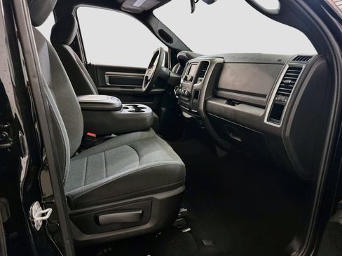 Used 2024 RAM 1500 Warlock AWD/4WD image 32