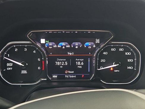 Used 2021 GMC Yukon XL SLT w/ SLT Premium Package AWD/4WD image 17